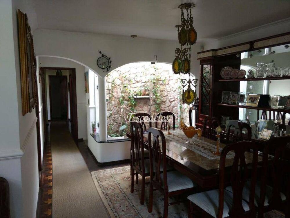 Casa, 6 quartos, 237 m² - Foto 1