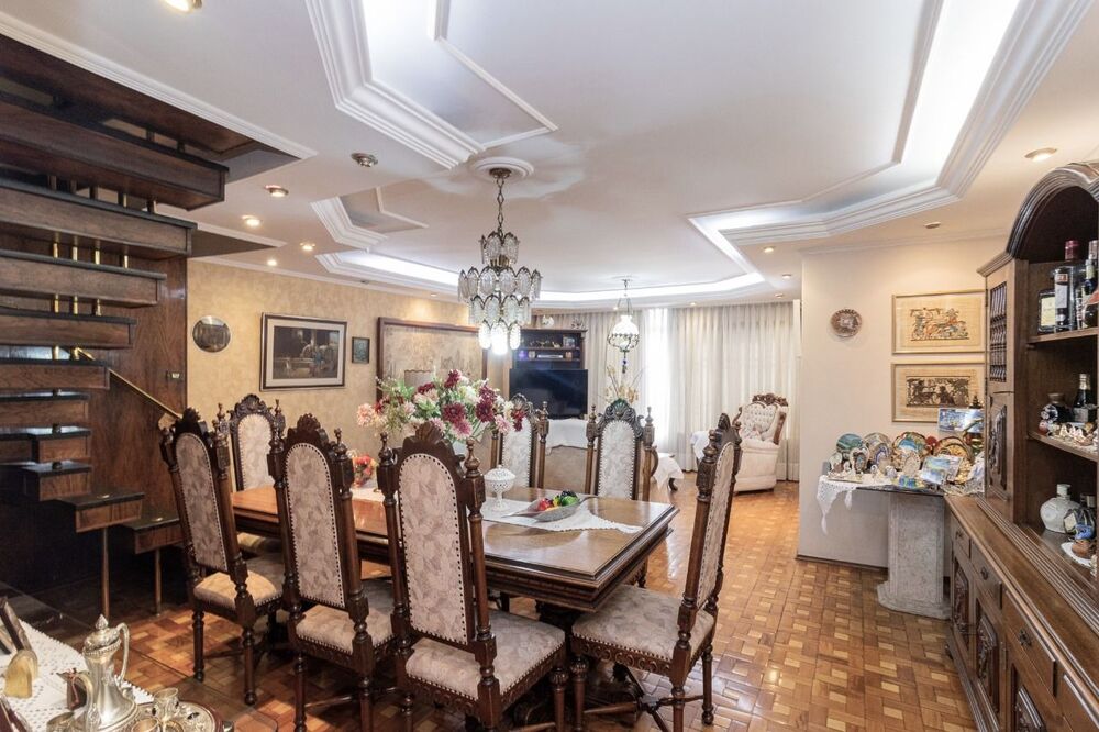Sobrado, 3 quartos, 244 m² - Foto 1