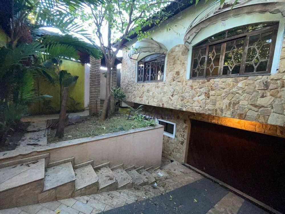 Sobrado, 8 quartos, 320 m² - Foto 2
