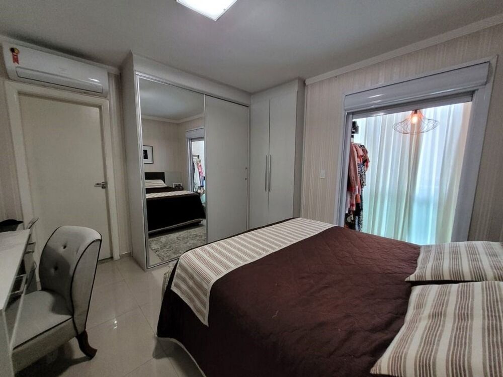 Casa à venda com 4 quartos, 210m² - Foto 12