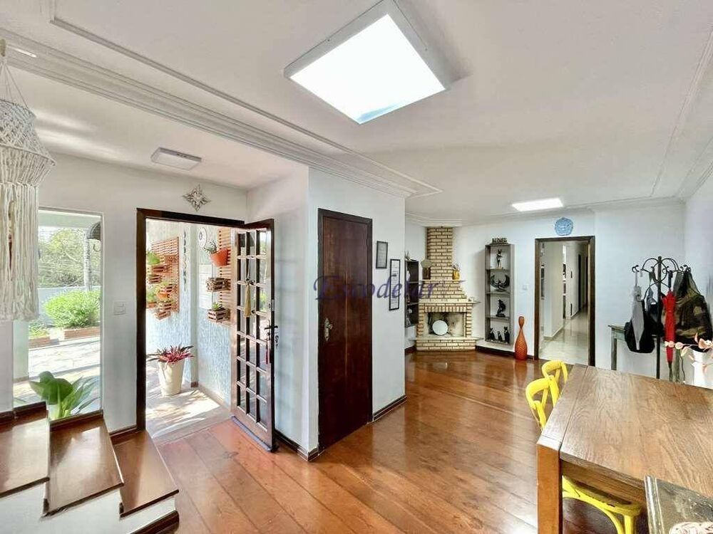 Casa de Condomínio à venda com 3 quartos, 280m² - Foto 1