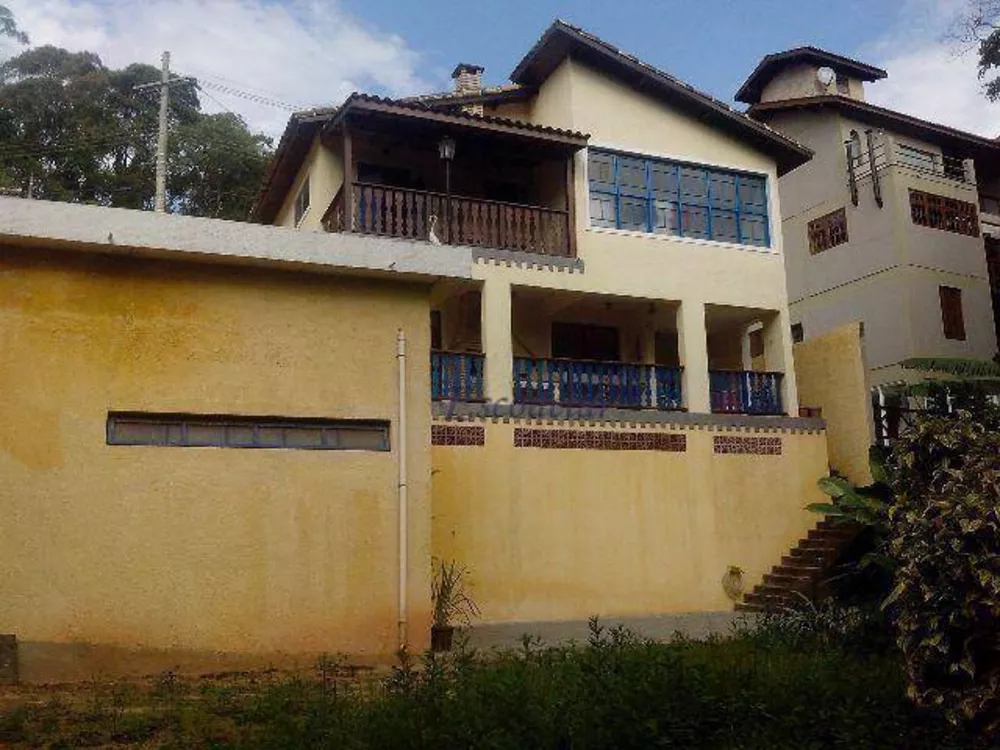 Casa de Condomínio à venda com 3 quartos, 250m² - Foto 2