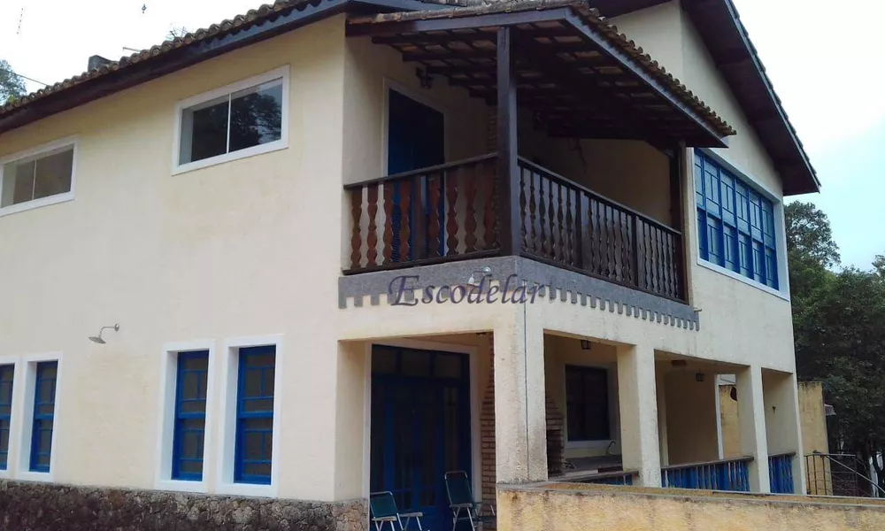 Casa de Condomínio à venda com 3 quartos, 250m² - Foto 1