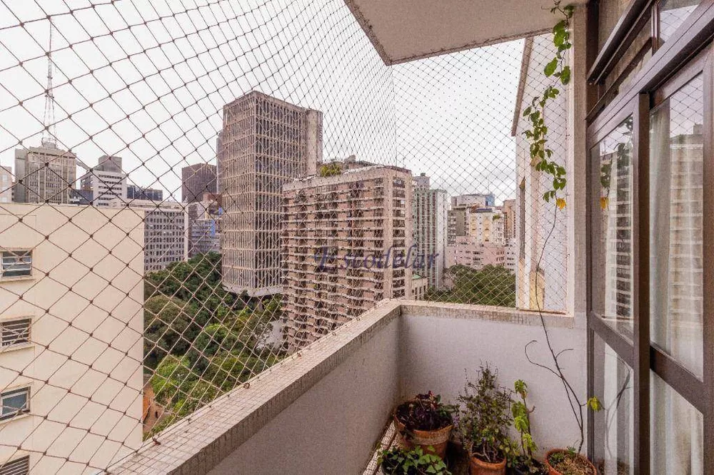 Apartamento à venda com 3 quartos, 151m² - Foto 2