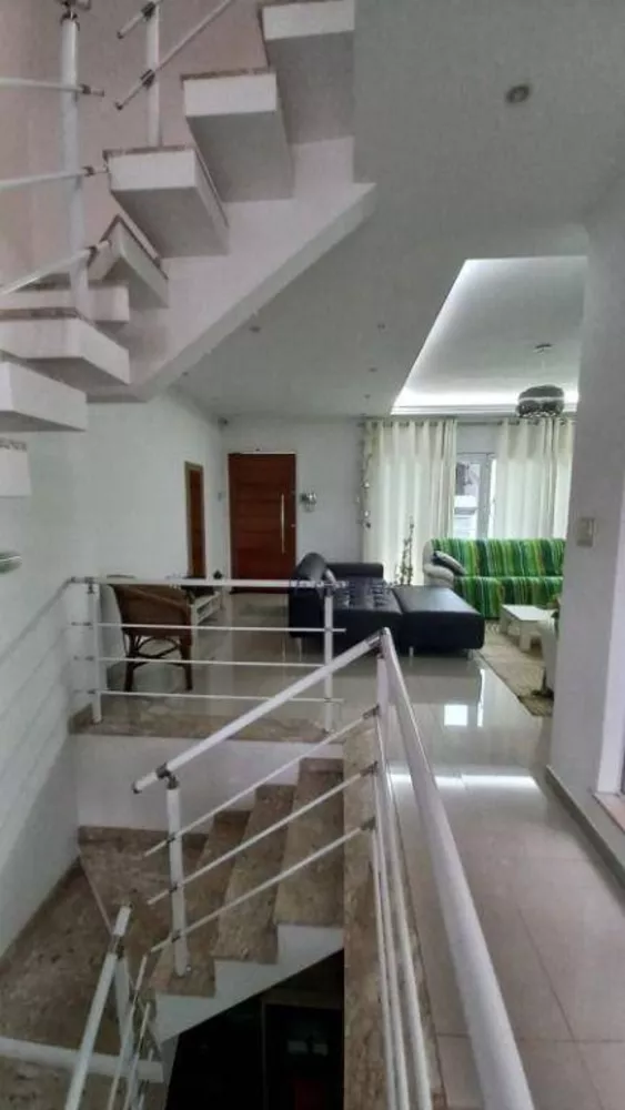 Sobrado à venda com 3 quartos, 186m² - Foto 2