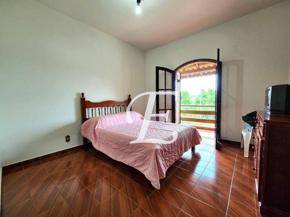 Chácara à venda com 6 quartos, 300m² - Foto 32