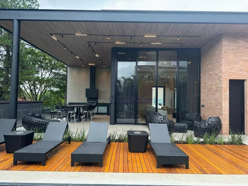 Casa de Condomínio à venda com 4 quartos, 703m² - Foto 2