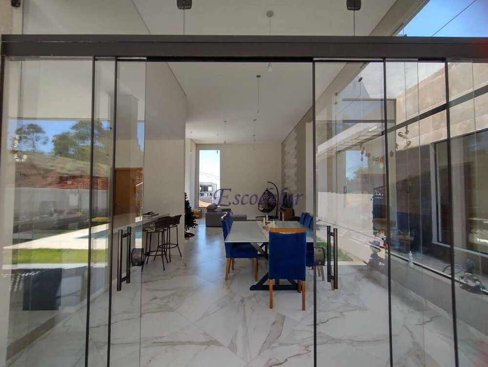Casa, 4 quartos, 369 m² - Foto 1