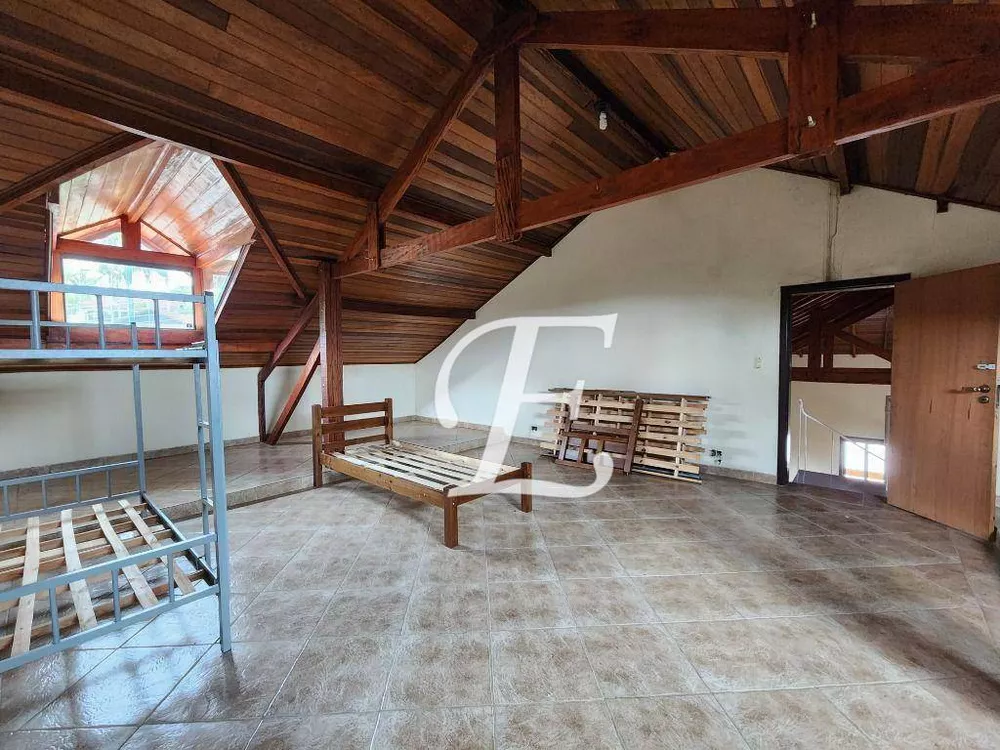 Chácara, 3 quartos, 914 m² - Foto 2