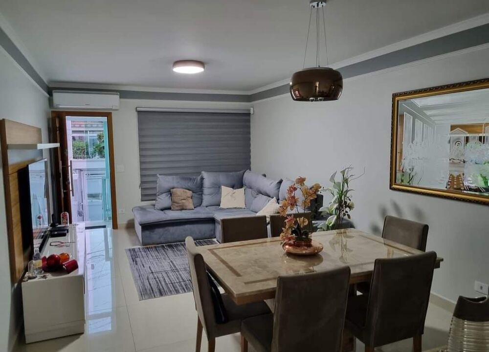 Sobrado, 3 quartos, 200 m² - Foto 1