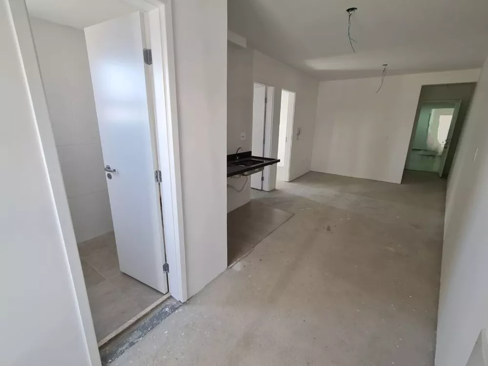 Apartamento à venda com 2 quartos, 42m² - Foto 2