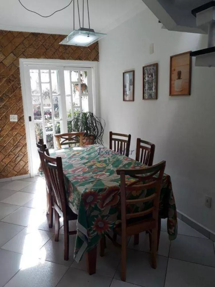 Casa de Condomínio à venda com 3 quartos, 200m² - Foto 2