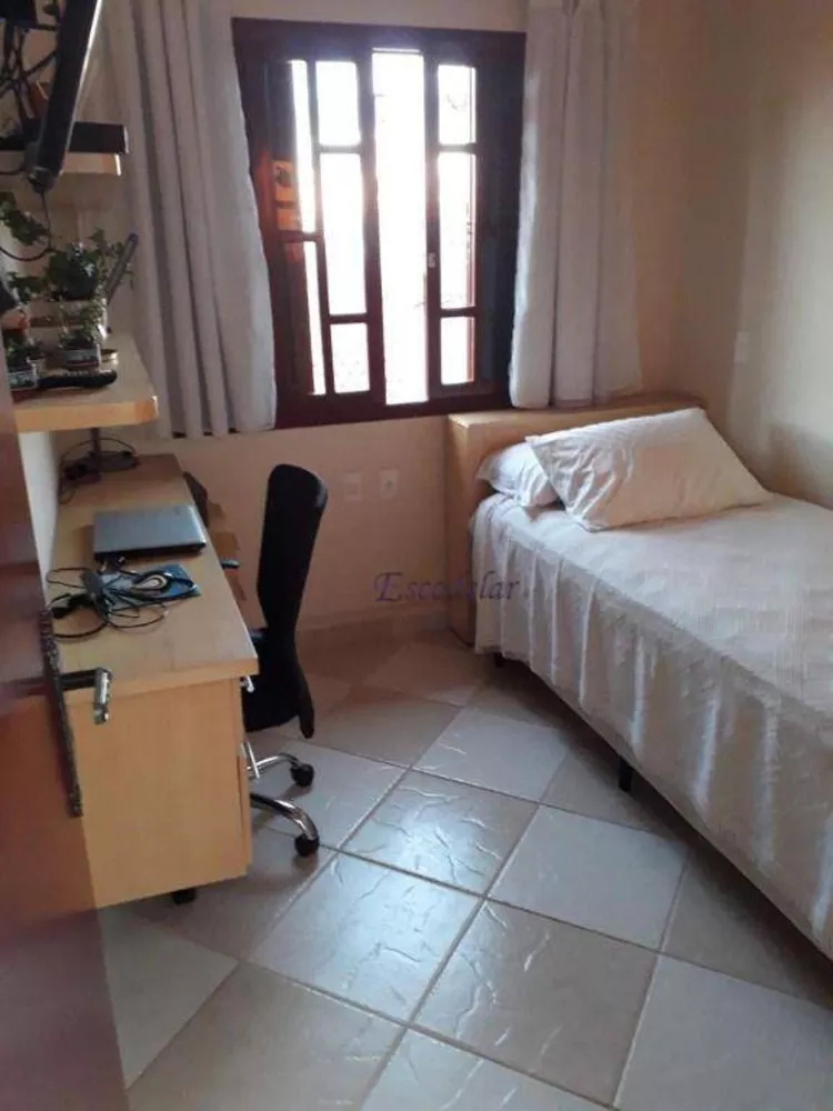 Casa de Condomínio à venda com 3 quartos, 200m² - Foto 1