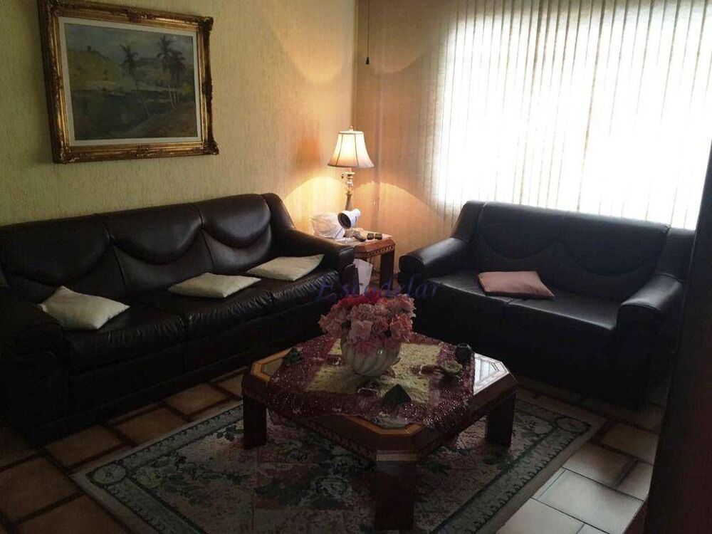Casa, 3 quartos, 201 m² - Foto 2