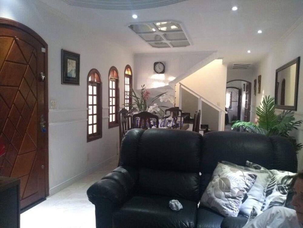 Sobrado, 3 quartos, 240 m² - Foto 1