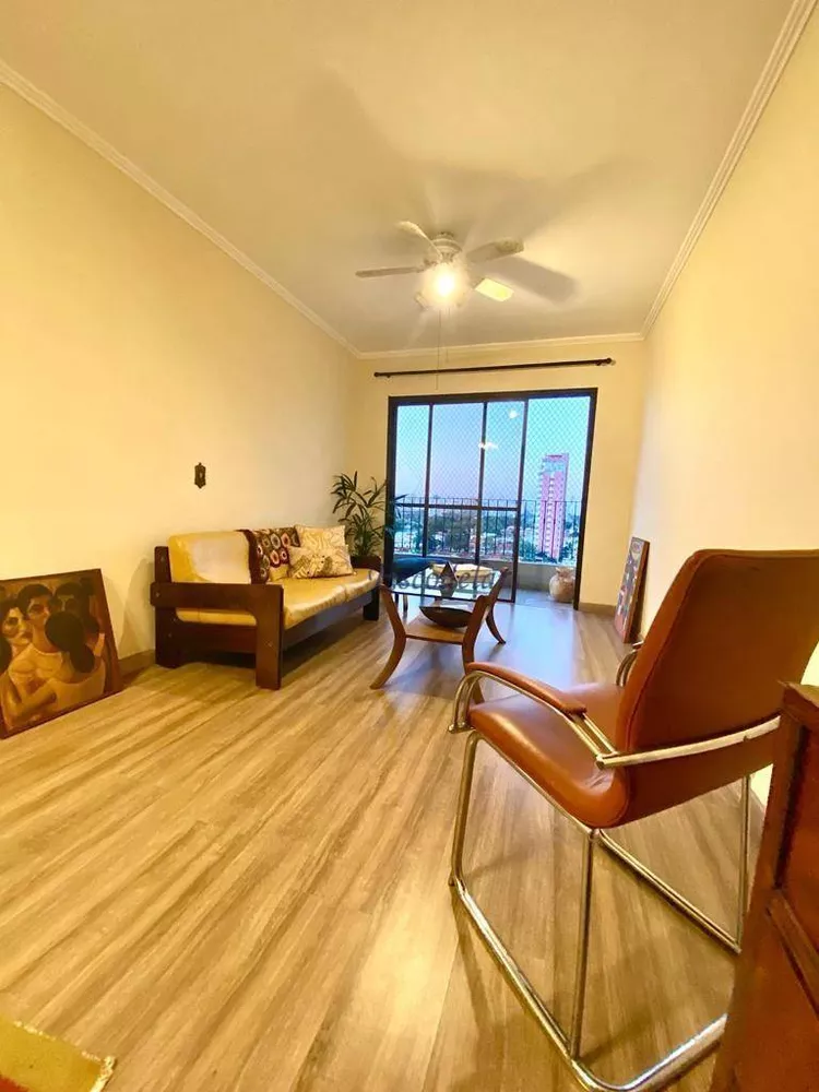 Apartamento à venda com 3 quartos, 75m² - Foto 2