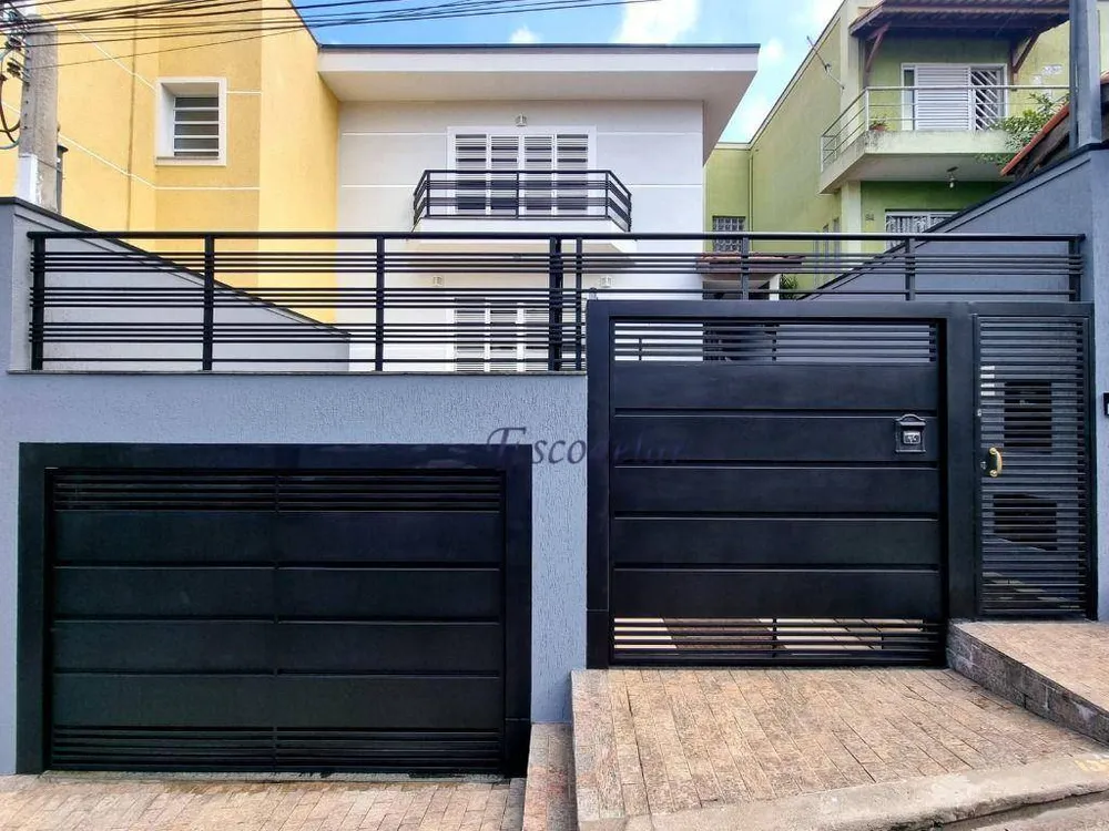 Sobrado, 3 quartos, 241 m² - Foto 1