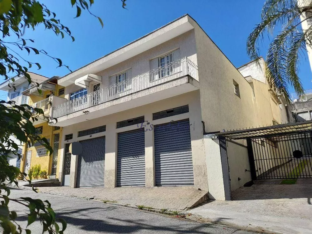 Sobrado à venda com 4 quartos, 254m² - Foto 1