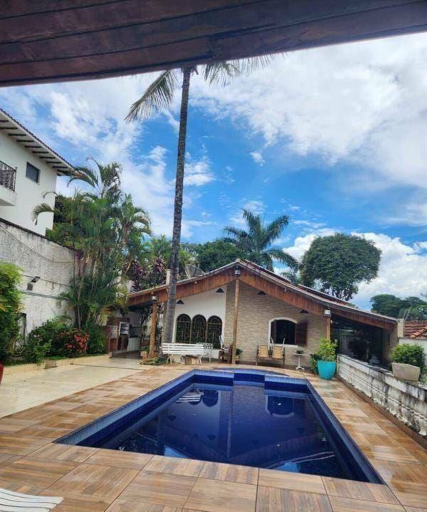 Casa, 4 quartos, 326 m² - Foto 1