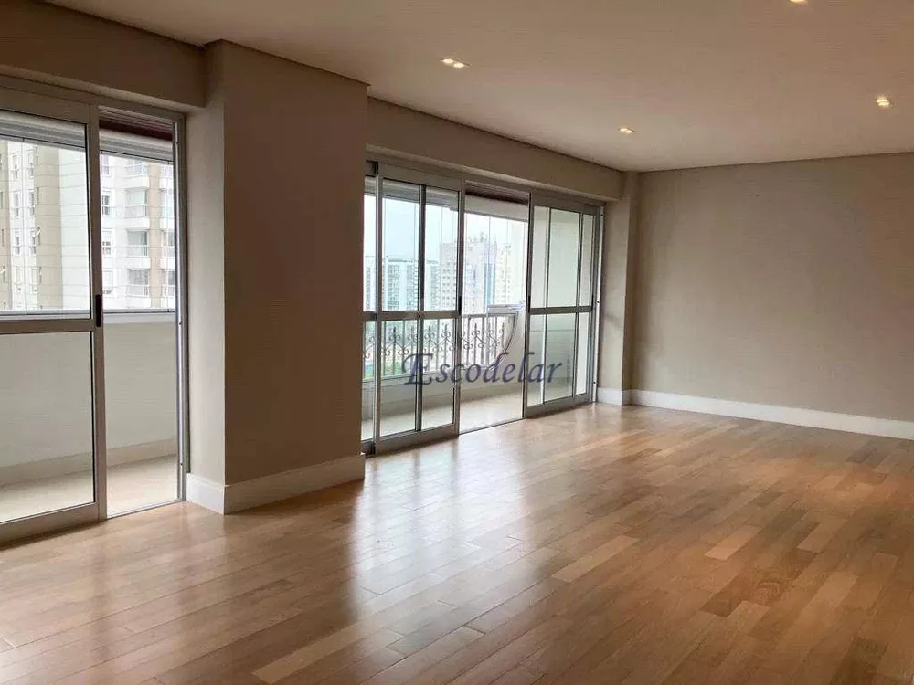 Apartamento à venda com 4 quartos, 198m² - Foto 1