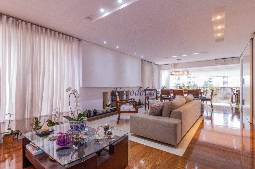 Apartamento, 3 quartos, 367 m² - Foto 2