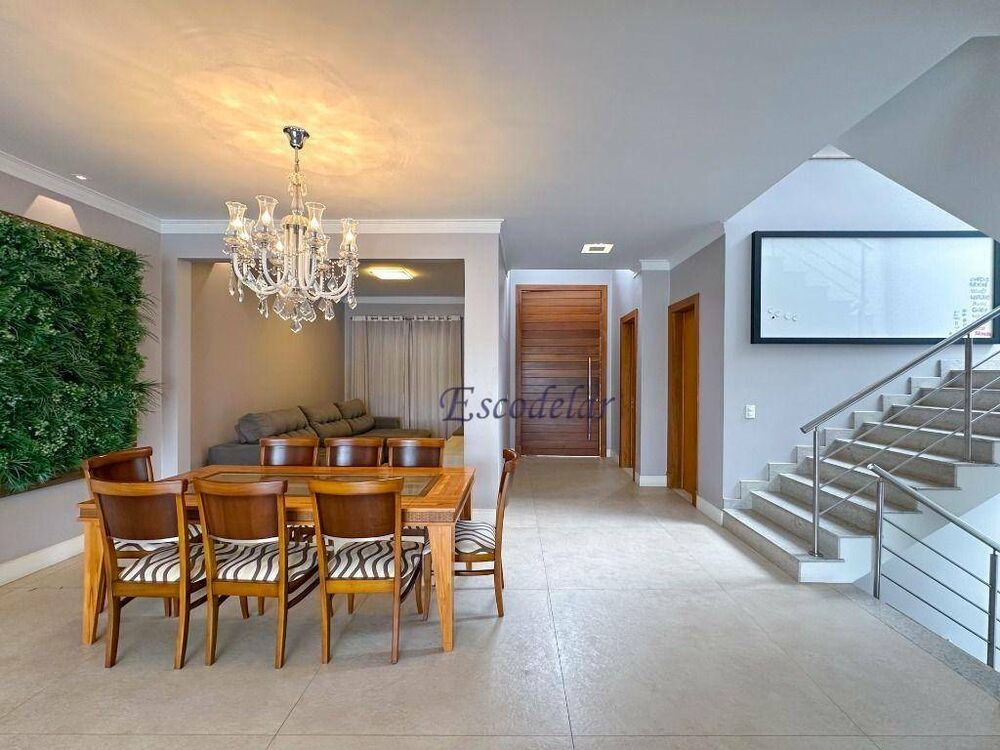 Casa de Condomínio para alugar com 4 quartos, 450m² - Foto 2