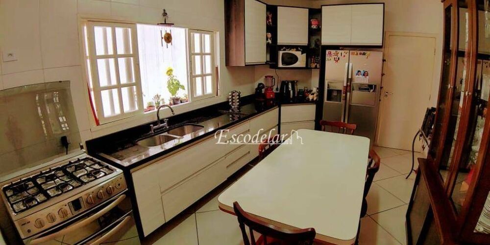 Sobrado, 3 quartos, 253 m² - Foto 4