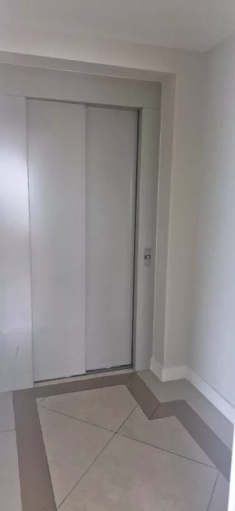 Apartamento à venda com 3 quartos, 145m² - Foto 4