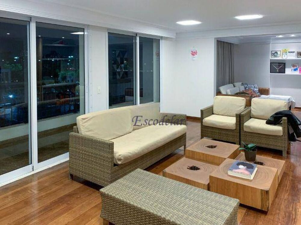 Apartamento, 3 quartos, 220 m² - Foto 1