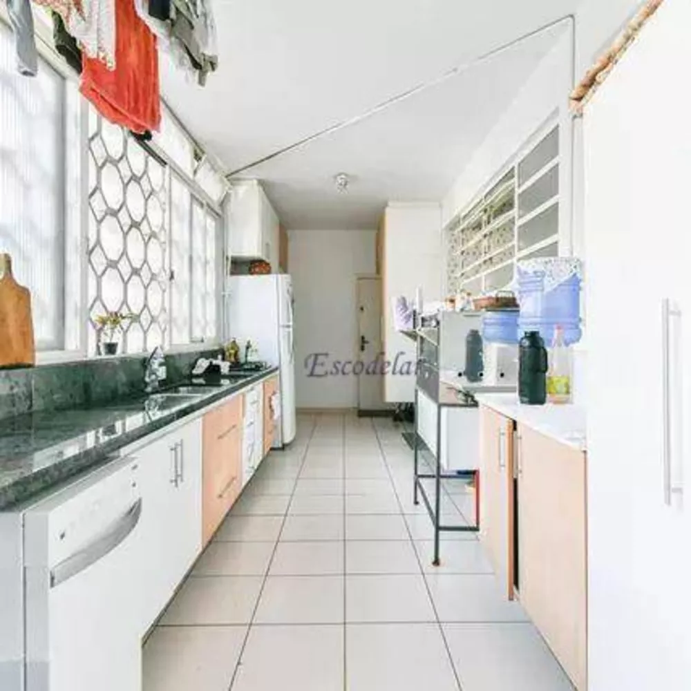 Apartamento para alugar com 5 quartos, 245m² - Foto 3