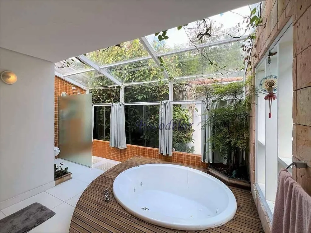Casa, 6 quartos, 1190 m² - Foto 1