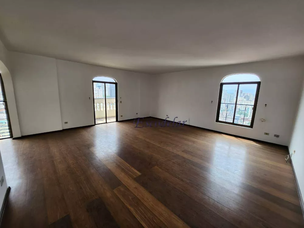 Apartamento à venda com 3 quartos, 200m² - Foto 2