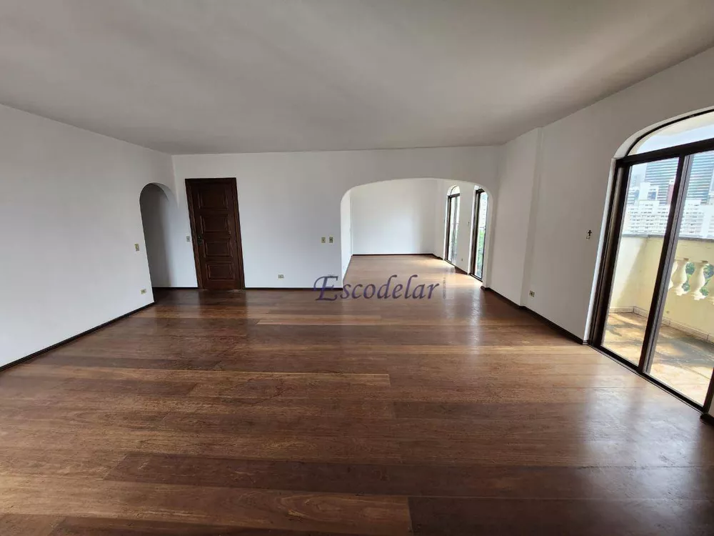 Apartamento à venda com 3 quartos, 200m² - Foto 1