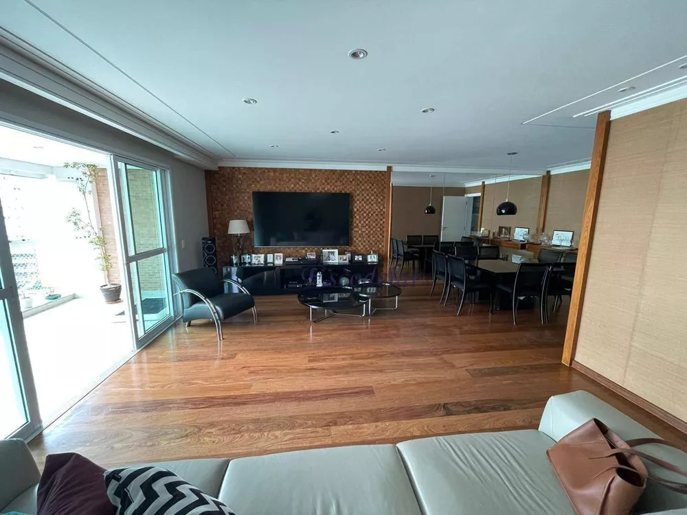 Apartamento à venda com 4 quartos, 198m² - Foto 2