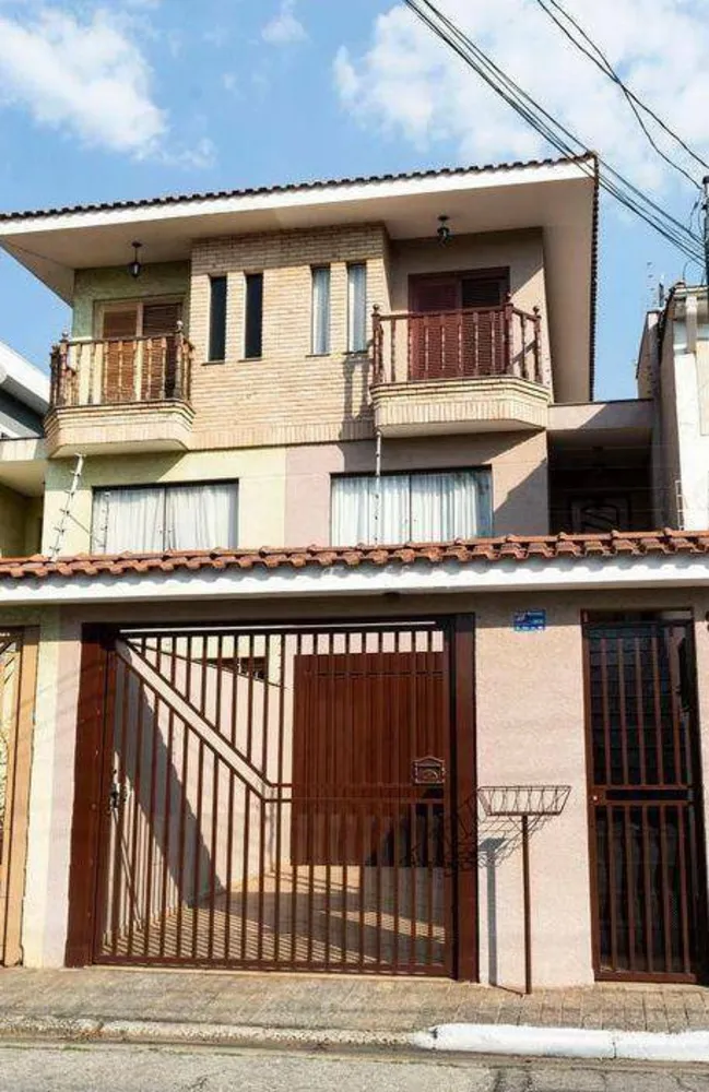 Sobrado, 3 quartos, 248 m² - Foto 1