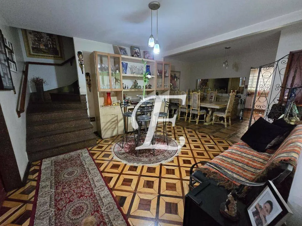 Sobrado, 3 quartos, 258 m² - Foto 1