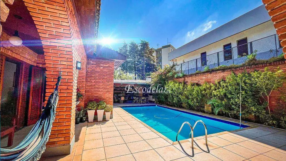 Casa à venda com 3 quartos, 284m² - Foto 1