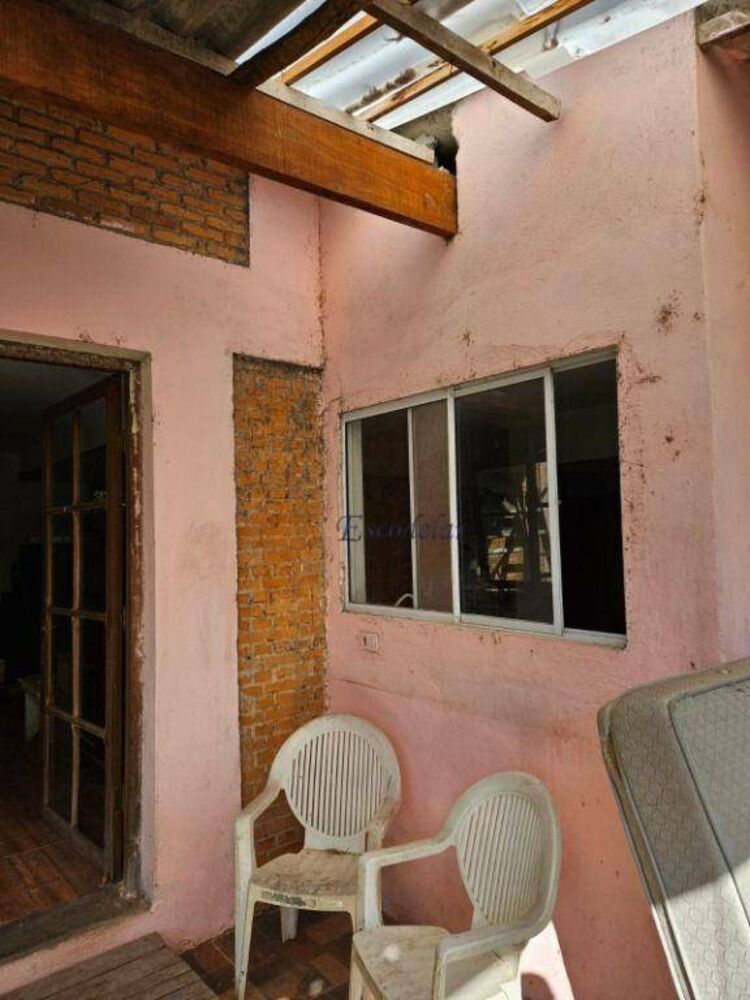 Casa à venda com 4 quartos, 208m² - Foto 2