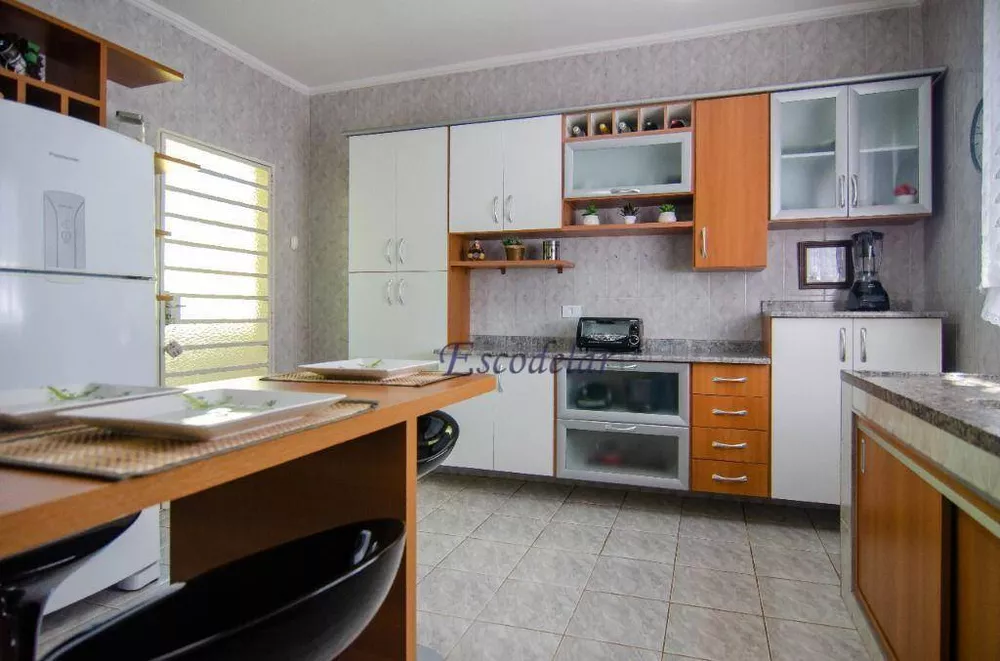 Sobrado à venda com 4 quartos, 150m² - Foto 2