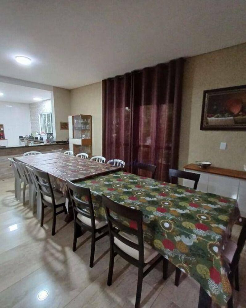 Casa de Condomínio à venda com 4 quartos, 220m² - Foto 4