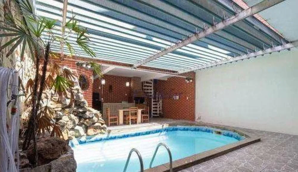 Sobrado, 4 quartos, 240 m² - Foto 1