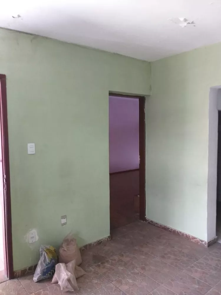 Casa à venda com 3 quartos, 199m² - Foto 4