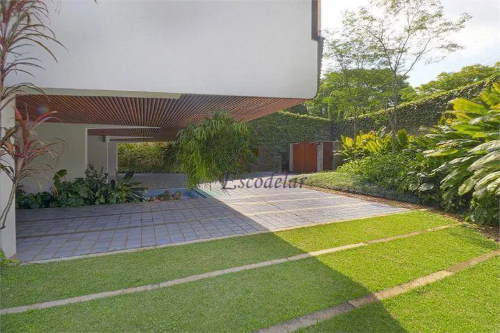 Casa para alugar com 6 quartos, 680m² - Foto 10