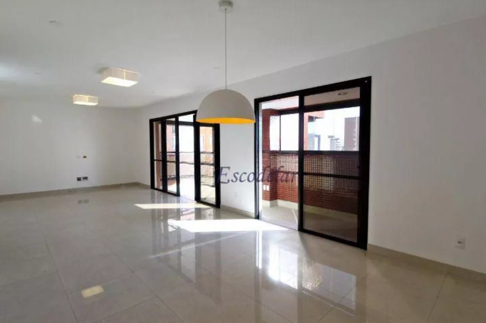 Apartamento à venda com 4 quartos, 208m² - Foto 1