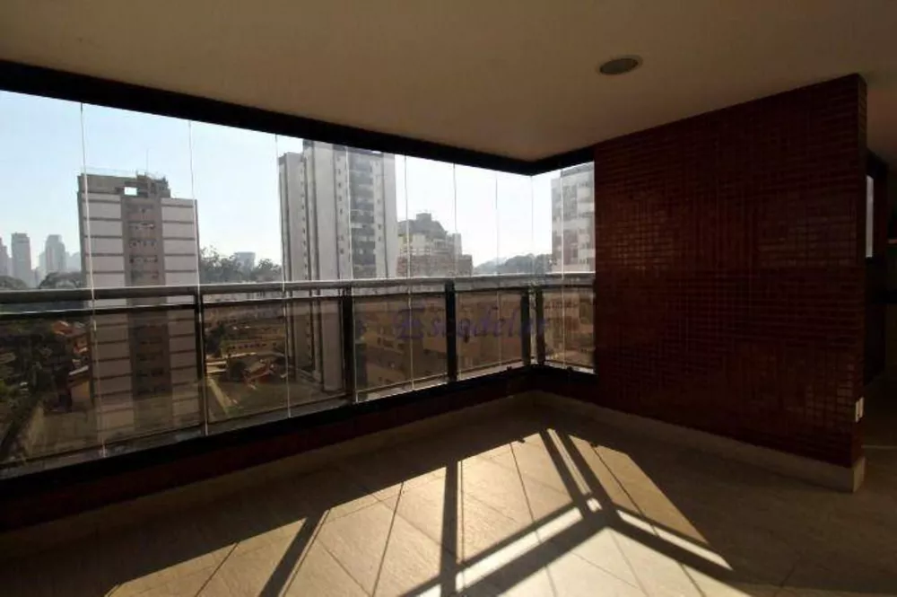 Apartamento à venda com 4 quartos, 208m² - Foto 3