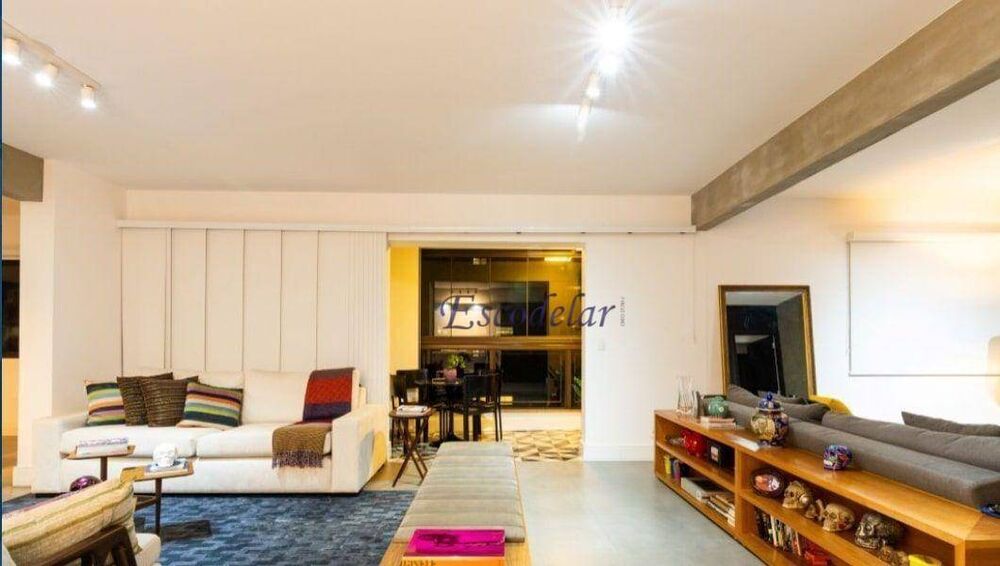 Apartamento, 3 quartos, 220 m² - Foto 1