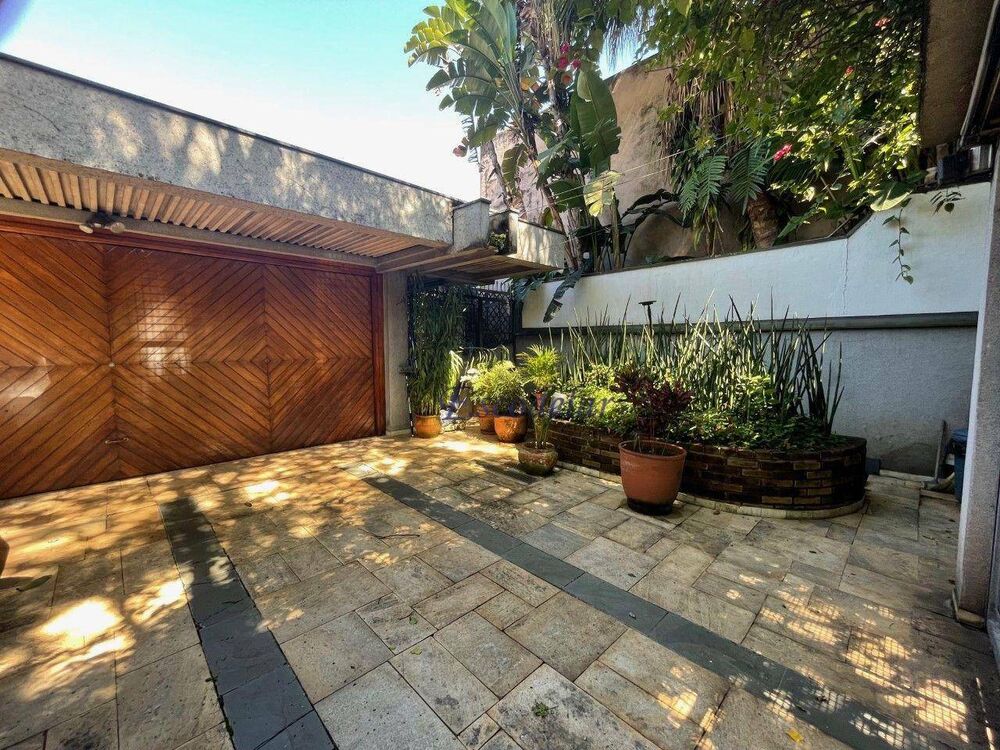 Casa, 3 quartos, 289 m² - Foto 1