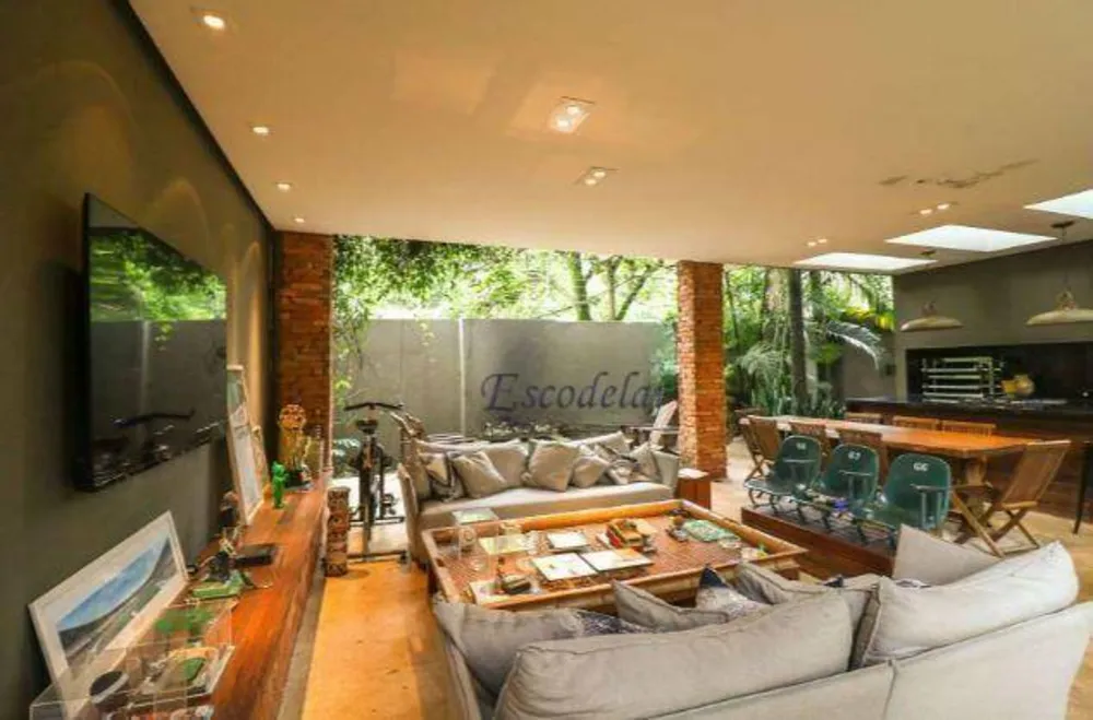 Sobrado, 3 quartos, 520 m² - Foto 1