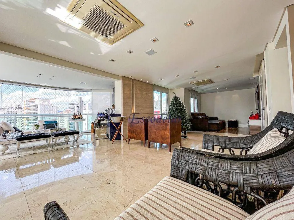 Apartamento, 3 quartos, 220 m² - Foto 1