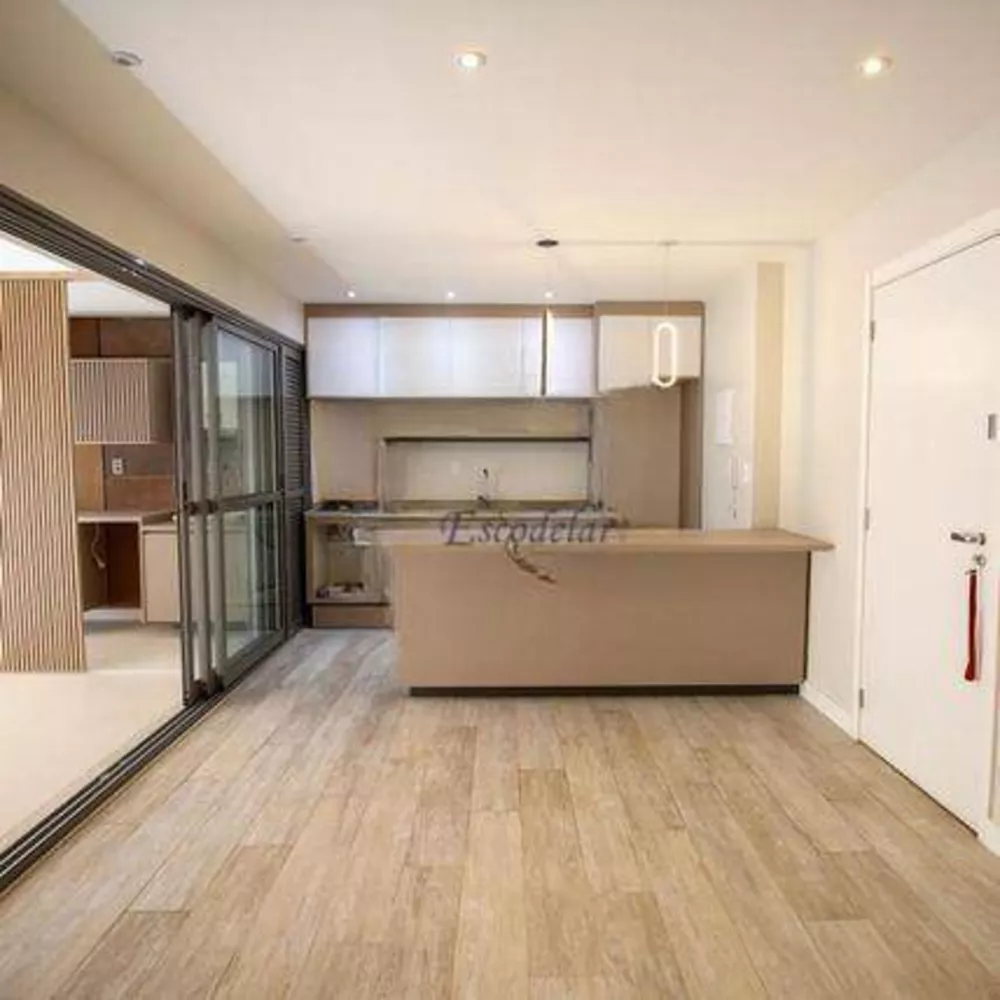 Apartamento à venda com 2 quartos, 70m² - Foto 1